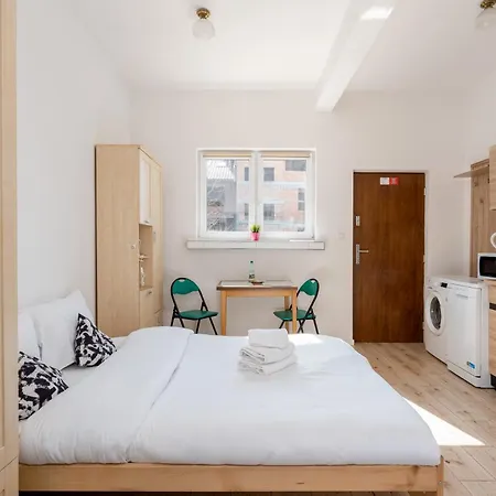Górka Narodowa Homely By Bookinghost Apartamento Cracovia